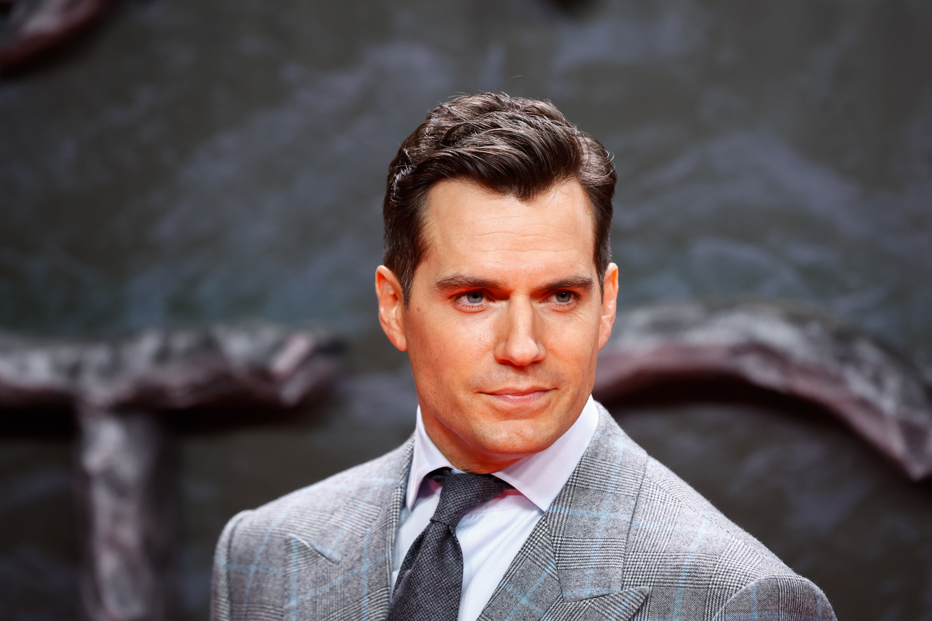 Henry Cavill Secures Lead Role in Warhammer Series